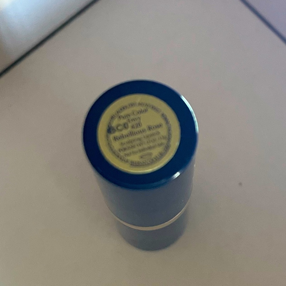 Estée Lauder Pure Color Envy lipstick - Picture 2 of 3